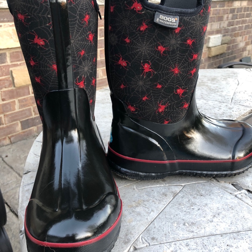 BOGS boots youth 4